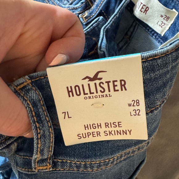 Hollister High Rise Skinny Jeans - Picture 4 of 6